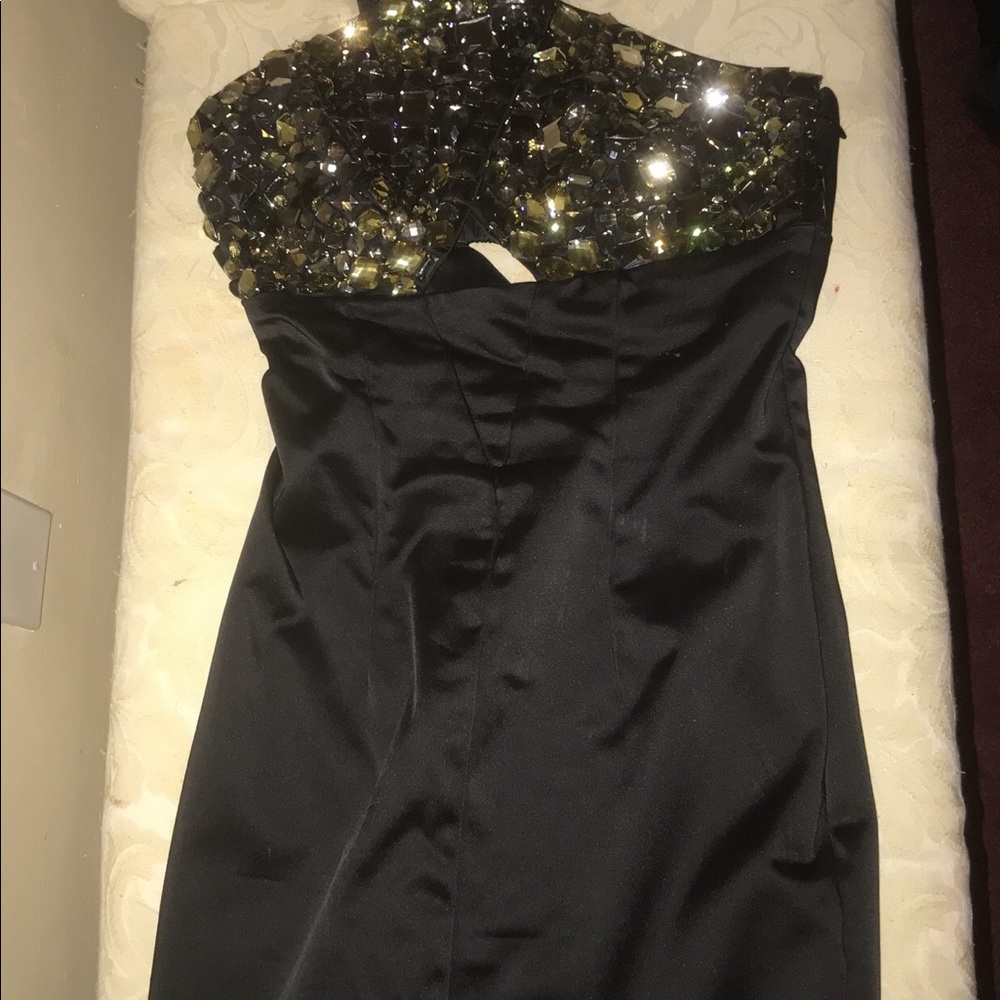 Dress - Picture 2 of 3